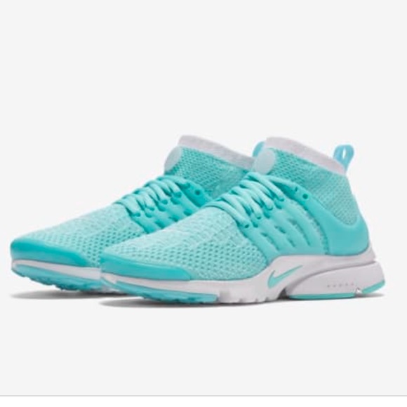 Nike Shoes - Nike Air Flyknit Presto